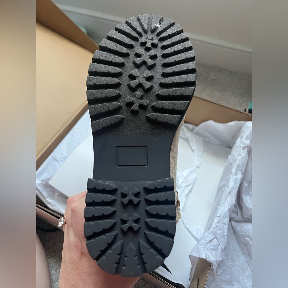JustFab Illona Booties Size 7 - Picture 3 of 7